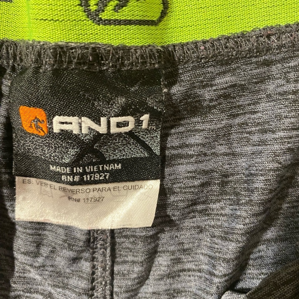 AND1 Men's Gray and Green Athletic Shorts 3 XL (HP) - Picture 6 of 9